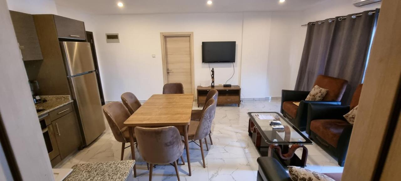 איסט לגון The Gallery Luxury Suites Cpg מראה חיצוני תמונה