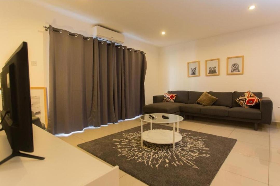 איסט לגון The Gallery Luxury Suites Cpg מראה חיצוני תמונה