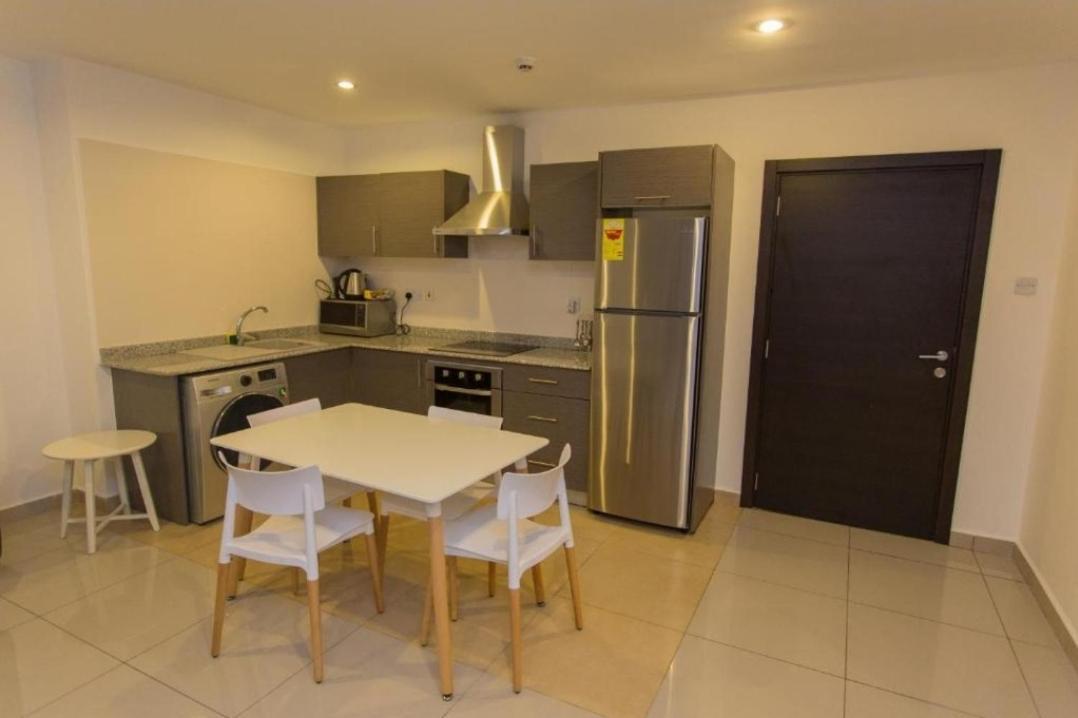 איסט לגון The Gallery Luxury Suites Cpg מראה חיצוני תמונה