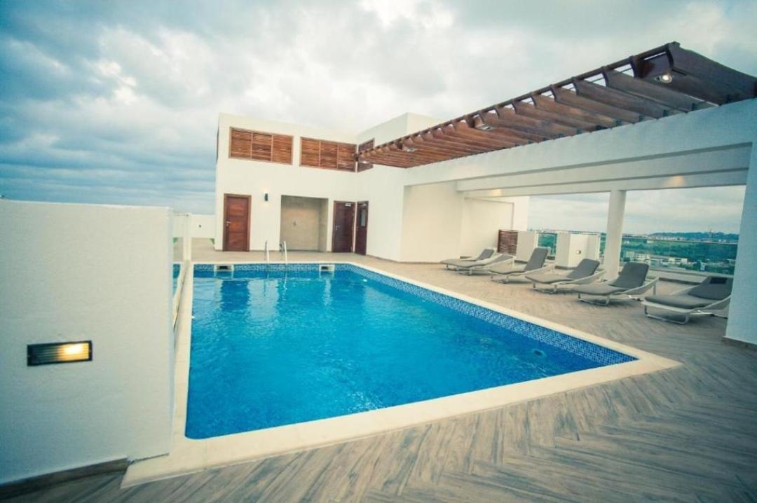 איסט לגון The Gallery Luxury Suites Cpg מראה חיצוני תמונה