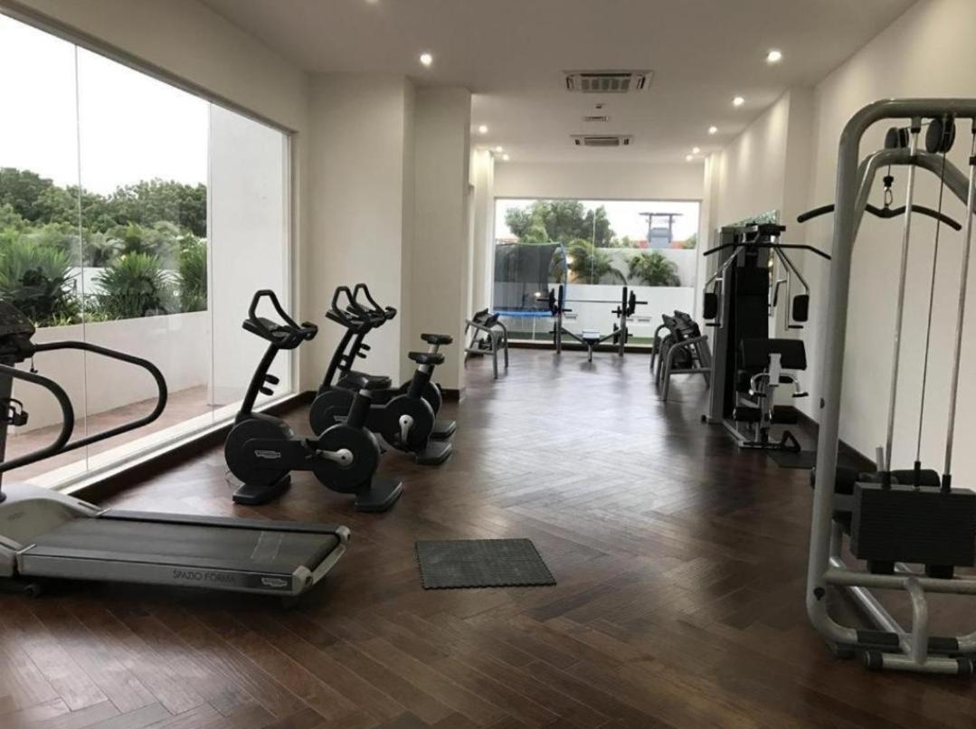 איסט לגון The Gallery Luxury Suites Cpg מראה חיצוני תמונה