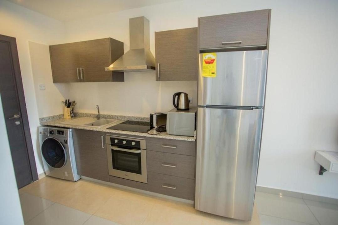 איסט לגון The Gallery Luxury Suites Cpg מראה חיצוני תמונה